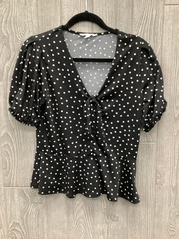 Top Short Sleeve By Perseption Concept In Polkadot Pattern, Size: M