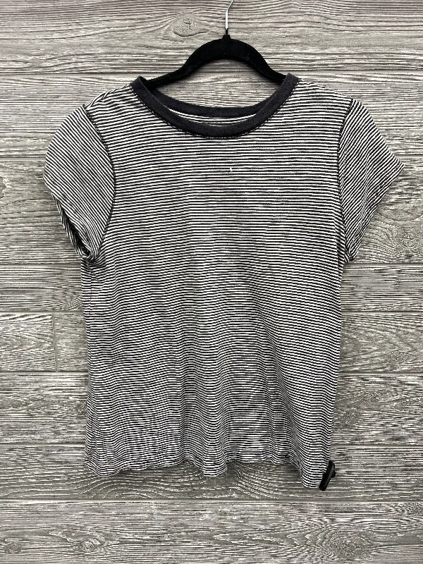 Top Short Sleeve By Universal Thread In Grey, Size: L