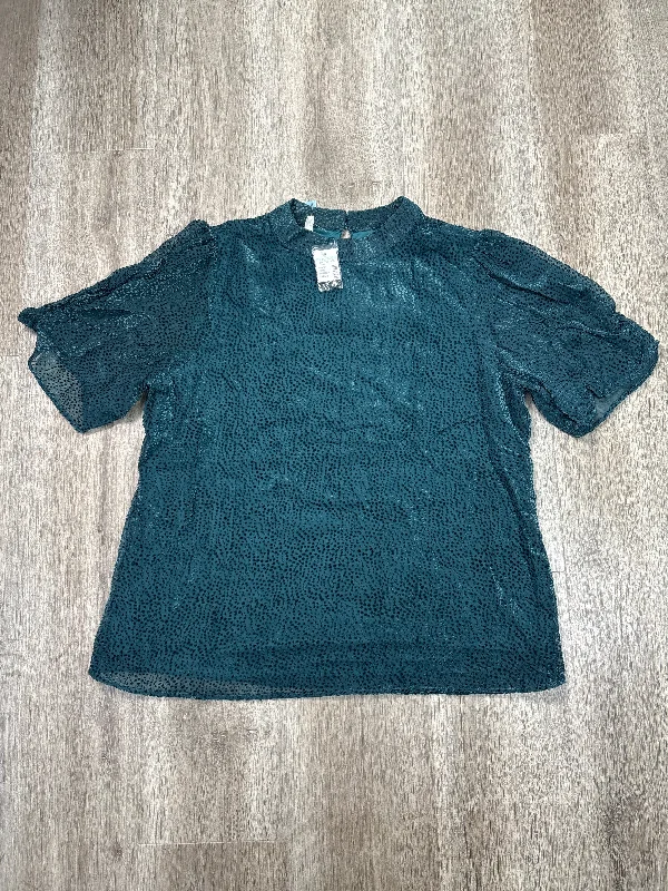 Top Short Sleeve By Maurices In Teal, Size: L