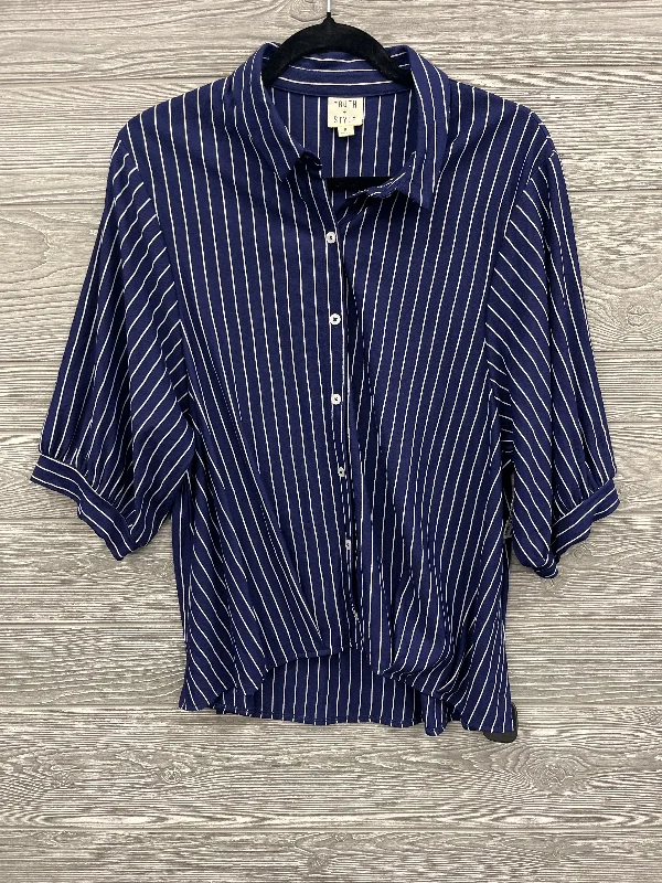 Top Short Sleeve By Clothes Mentor In Blue, Size: M