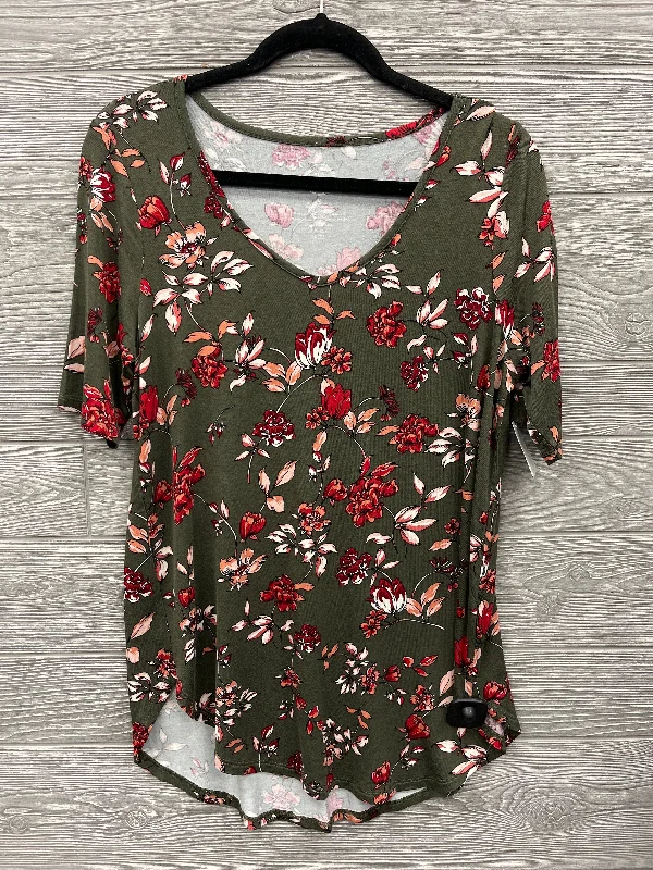 Top Short Sleeve By Maurices In Floral Print, Size: M