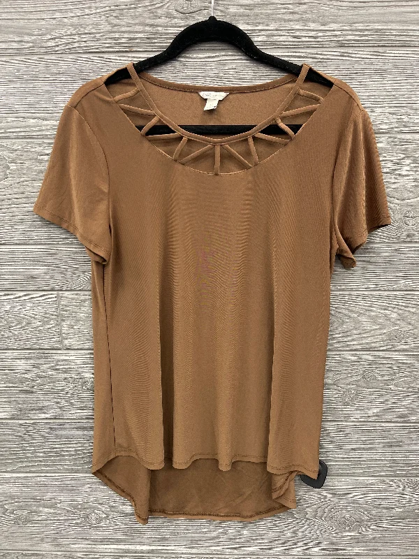 Top Short Sleeve By Cato In Brown, Size: M