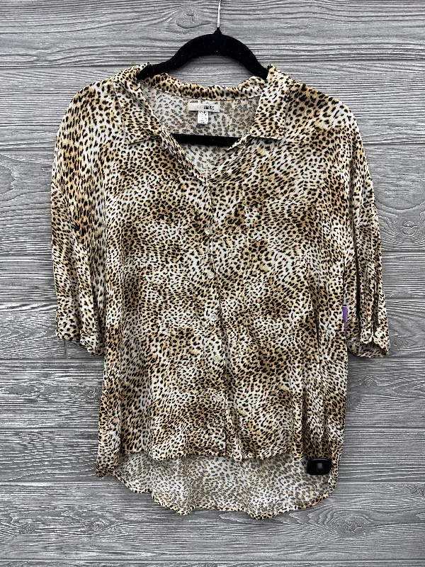 Top Short Sleeve By Clothes Mentor In Animal Print, Size: M